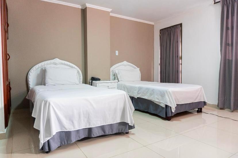 Hotel Suite Santa Rosa ซานตาโรซา เดกาบัล ภายนอก รูปภาพ